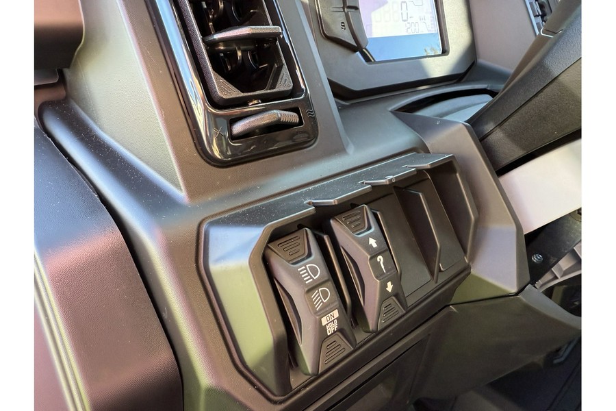 2026 Can-Am DEFENDER LIMITED HD11