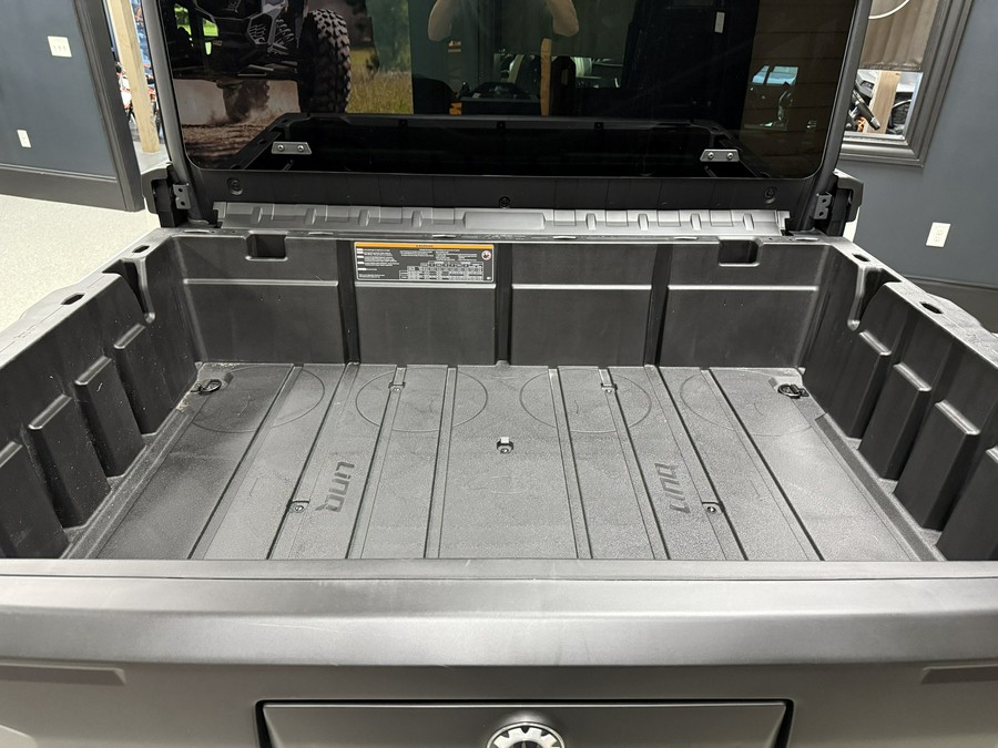 2026 Can-Am Defender MAX Limited HD11