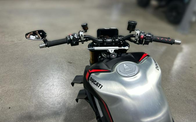 2022 Ducati STREETFIGHTER V4 SP