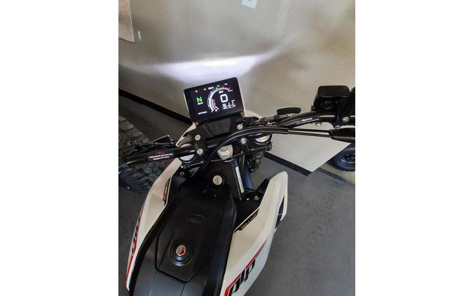 2026 Alp 4.0 - Beta Motorcycles
