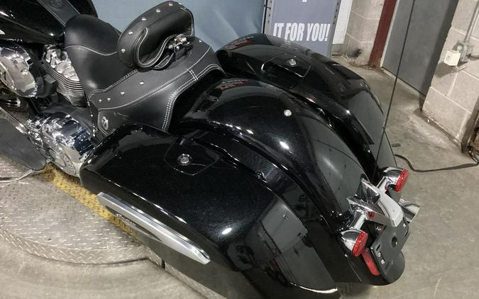 2019 Indian Motorcycle® Chieftain® Limited Thunder Black Pearl