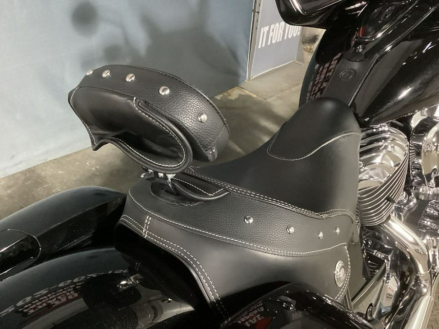 2019 Indian Motorcycle® Chieftain® Limited Thunder Black Pearl