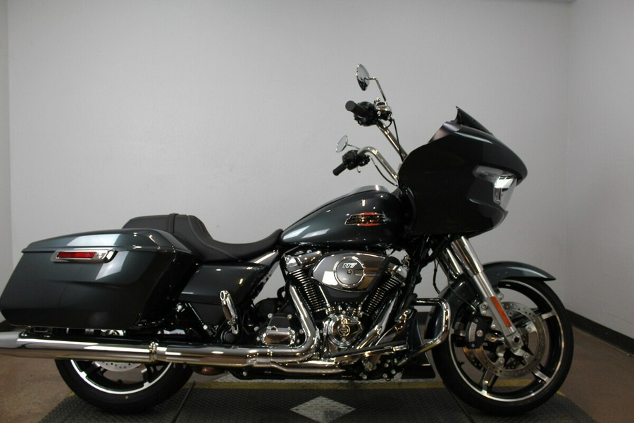 2025 Harley-Davidson® Road Glide® Iron Horse Metallic