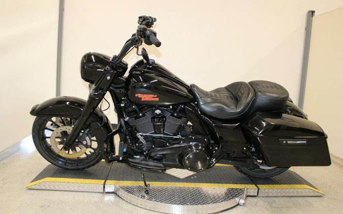 Used 2020 Harley-Davidson Electra Glide Standard Grand American Touring FLHT Motorcycle For Sale In Miami, Florida