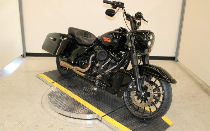 Used 2020 Harley-Davidson Electra Glide Standard Grand American Touring FLHT Motorcycle For Sale In Miami, Florida