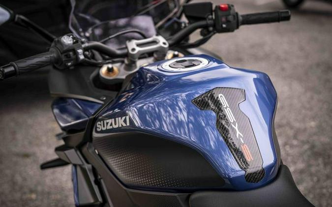 2022 Suzuki GSX-S1000GT Plus