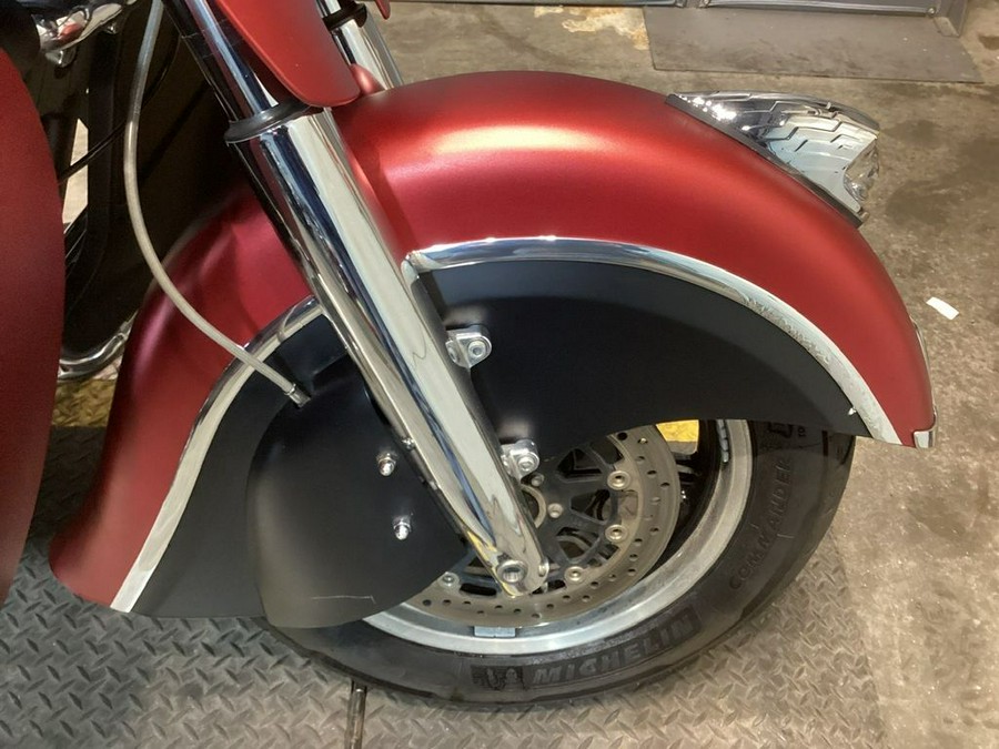 2018 Indian Motorcycle® Roadmaster® ABS Icon Mesa Red Smoke/Thunder Black