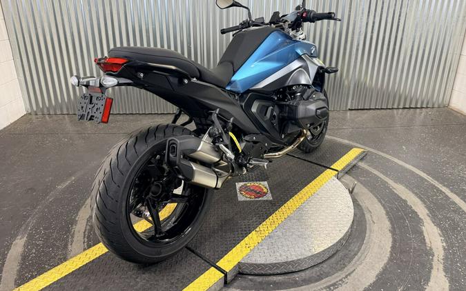2026 BMW R 1300 R