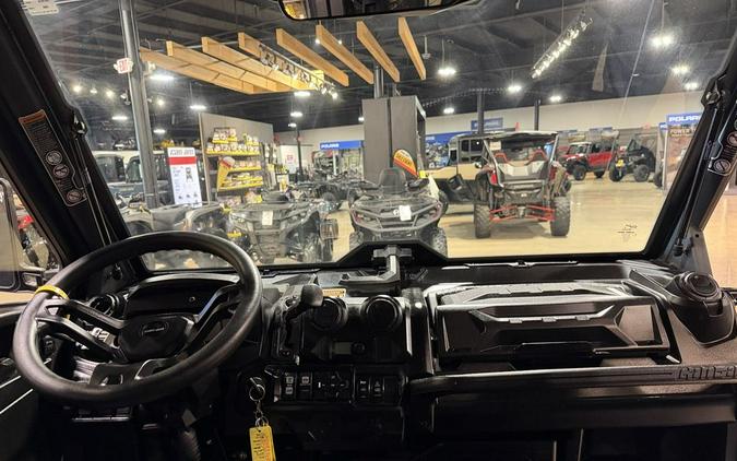 2025 Can-Am® DEFENDER LIMITED CAB HD10