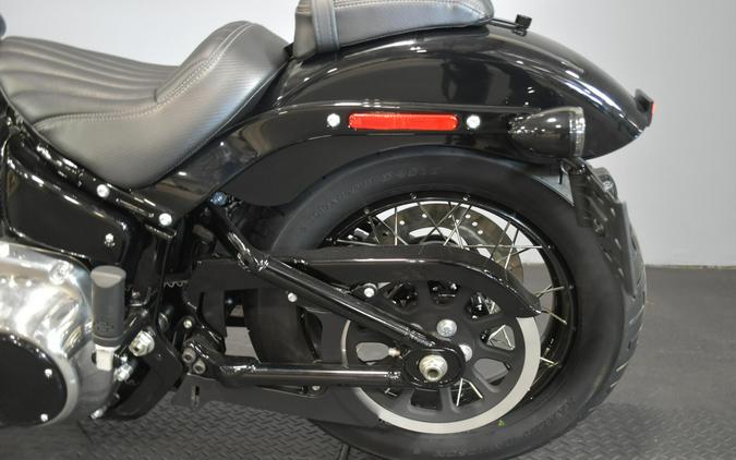 2026 Harley-Davidson Street Bob Vivid Black Chrome Laced Wheels