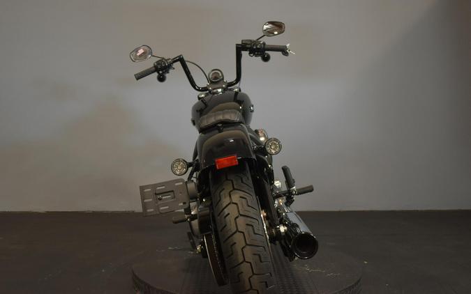 2026 Harley-Davidson Street Bob Vivid Black Chrome Laced Wheels