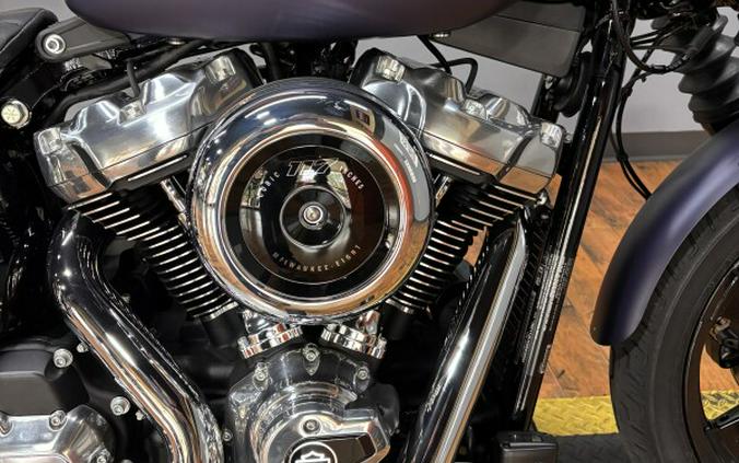 2025 Harley-Davidson® Street Bob™ PRPL ABYSS DNM/CHROME TRIM