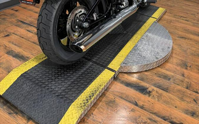 2025 Harley-Davidson® Street Bob™ PRPL ABYSS DNM/CHROME TRIM