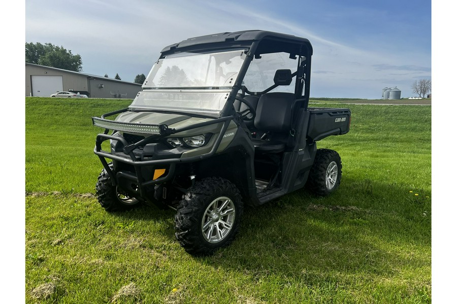 2016 Can-Am Defender DPS HD8