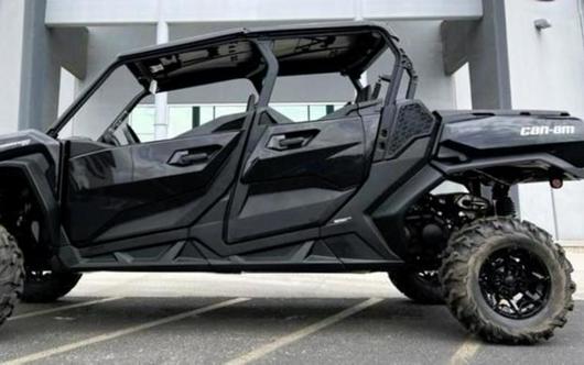 2026 Can-Am® Commander MAX XT 700