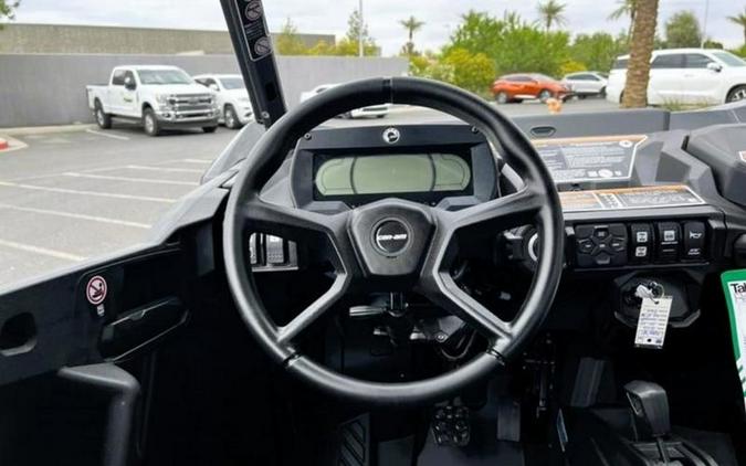 2026 Can-Am® Commander MAX XT 700