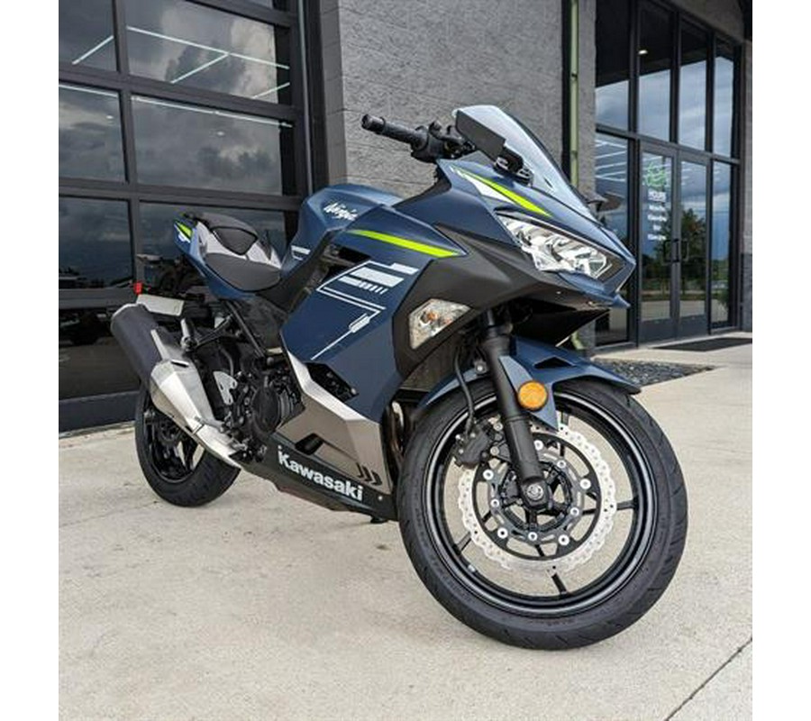 2022 Kawasaki Ninja 400