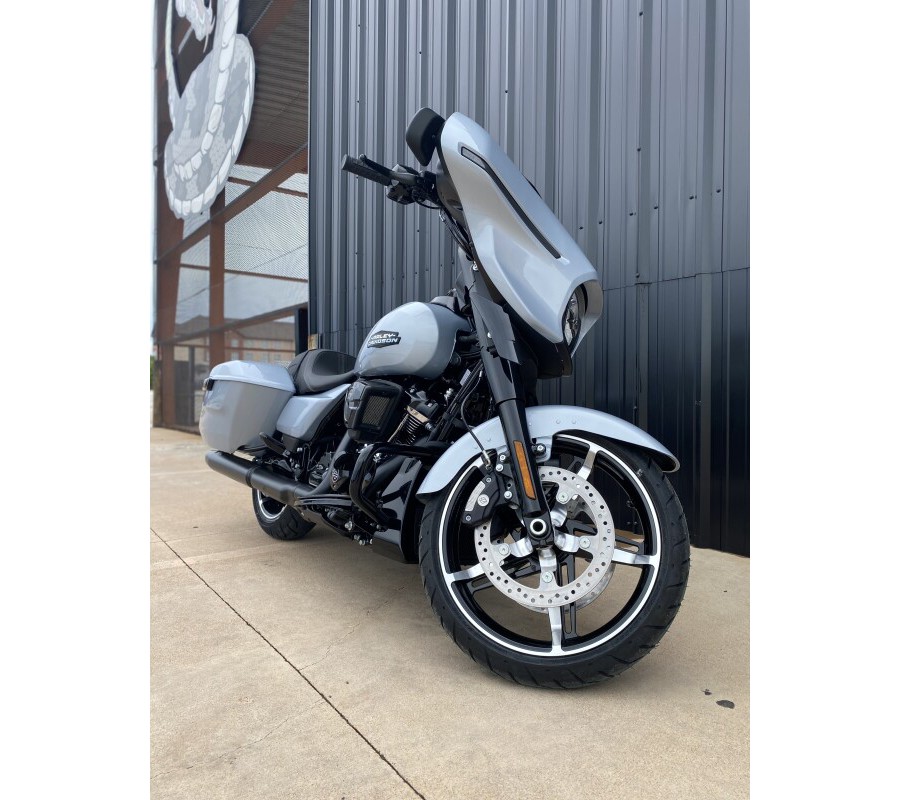 FLHX 2024 Street Glide®