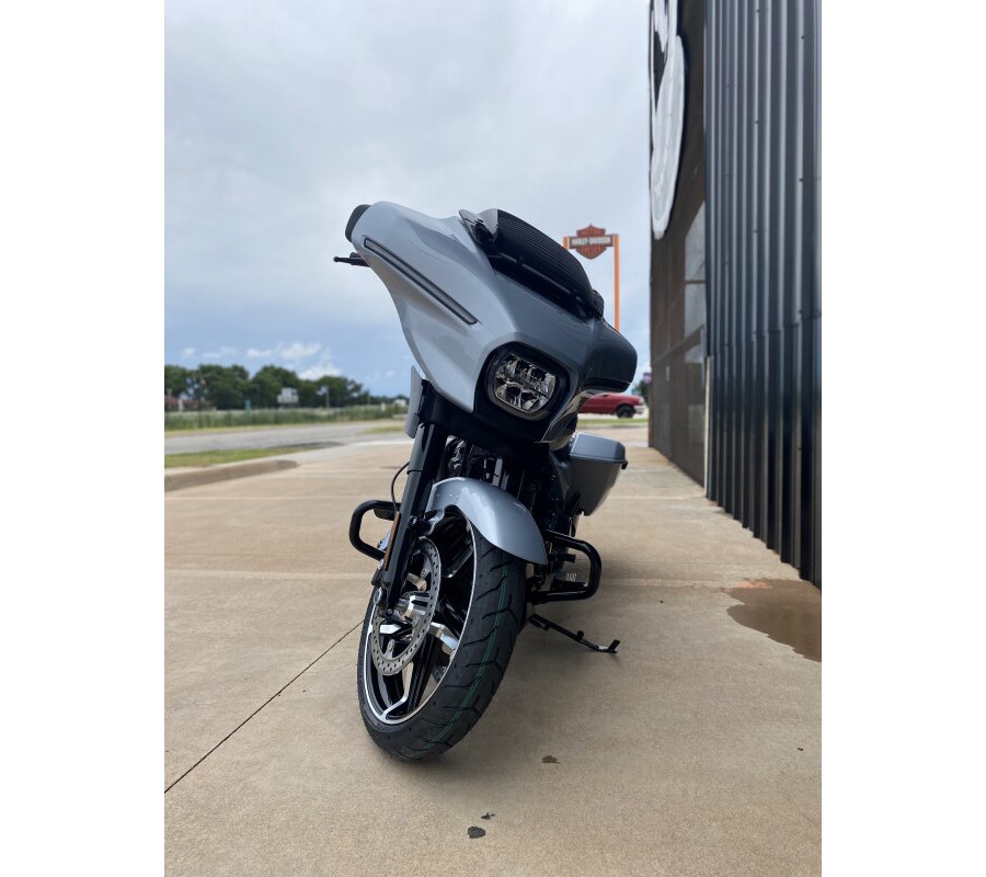 FLHX 2024 Street Glide®