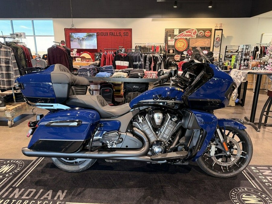 2025 Indian Pursuit Dark Horse Springfield Blue Vivid Crysta