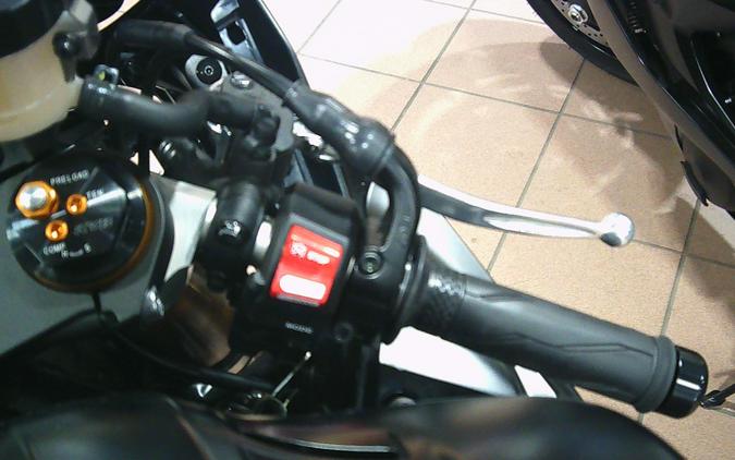 2026 YAMAHA YZF-R6 RACE