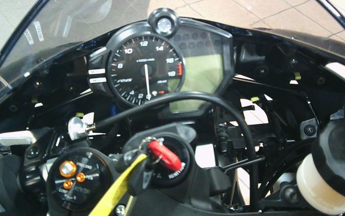 2026 YAMAHA YZF-R6 RACE