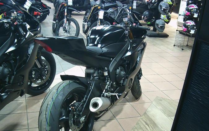 2026 YAMAHA YZF-R6 RACE