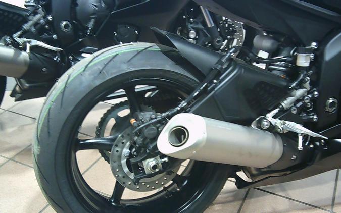 2026 YAMAHA YZF-R6 RACE