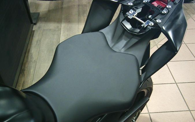 2026 YAMAHA YZF-R6 RACE