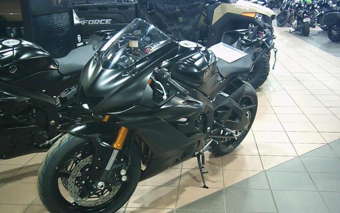 2026 YAMAHA YZF-R6 RACE