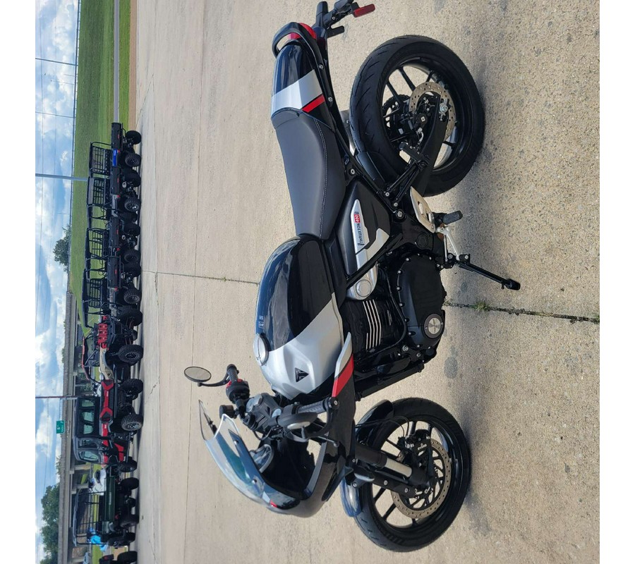 2026 Triumph Thruxton 400