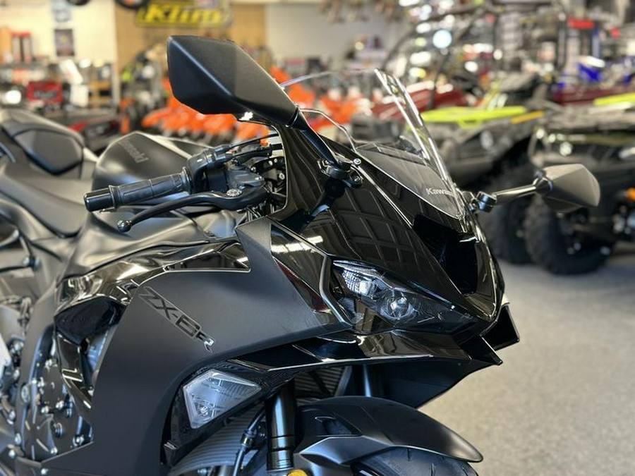 2024 Kawasaki Ninja® ZX™-6R Metallic Flat Spark Black/Ebony