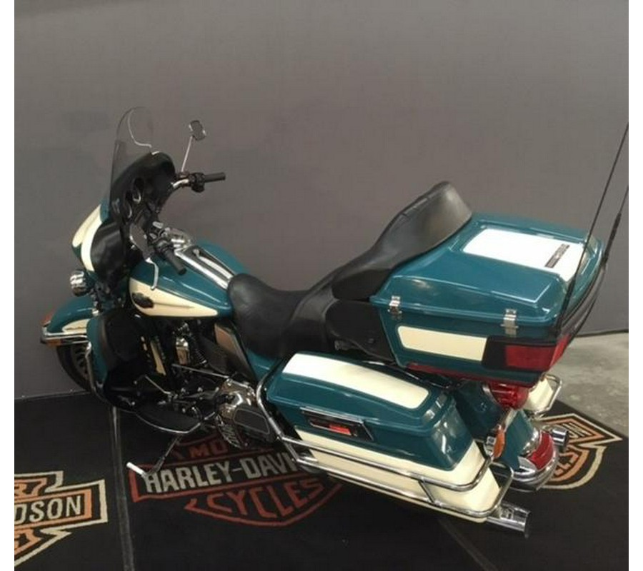 2009 Harley-Davidson® FLHTCU - Ultra Classic® Electra Glide®