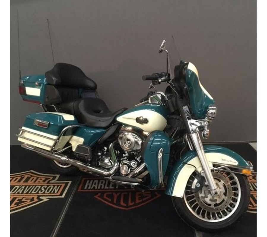 2009 Harley-Davidson® FLHTCU - Ultra Classic® Electra Glide®