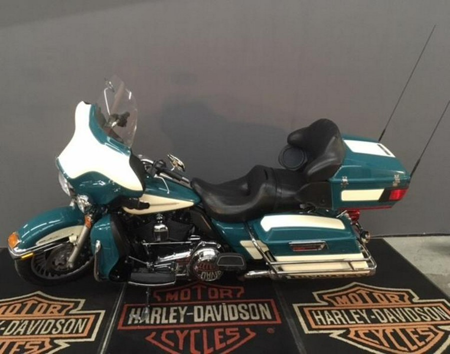 2009 Harley-Davidson® FLHTCU - Ultra Classic® Electra Glide®