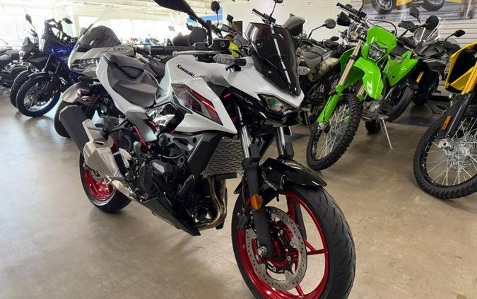 2026 Kawasaki Z500 SE ABS