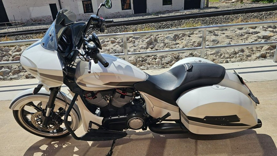 2016 Victory Magnum® Base