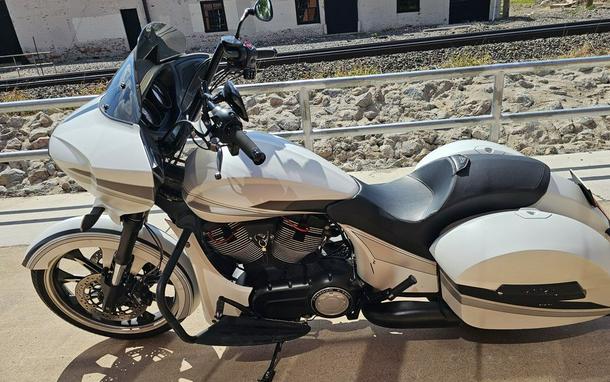 2016 Victory Magnum® Base