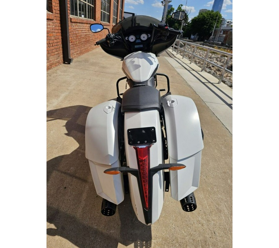 2016 Victory Magnum® Base
