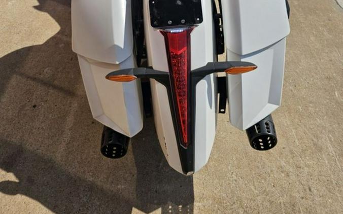 2016 Victory Magnum® Base