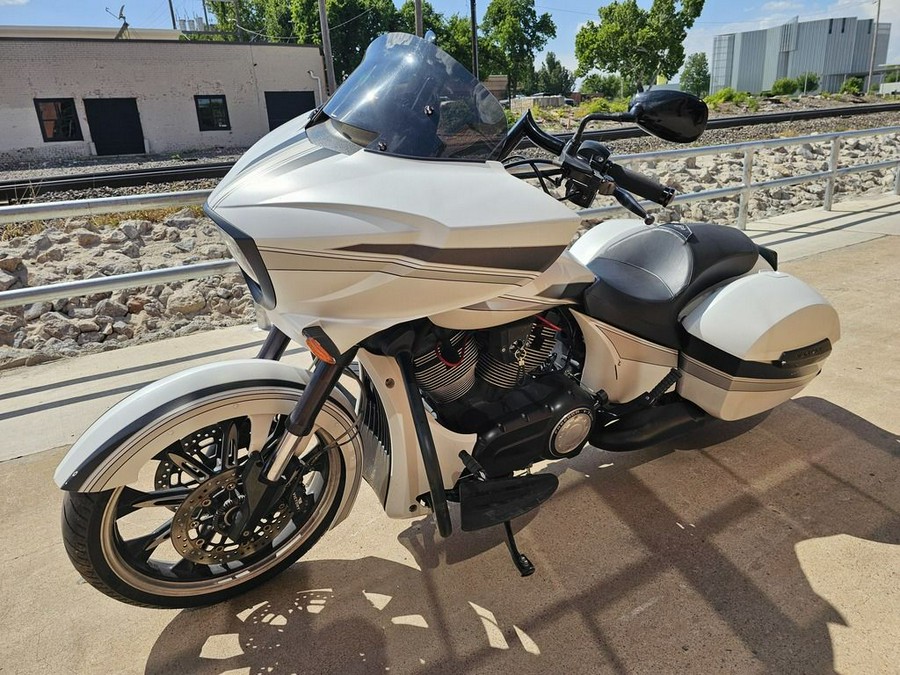 2016 Victory Magnum® Base