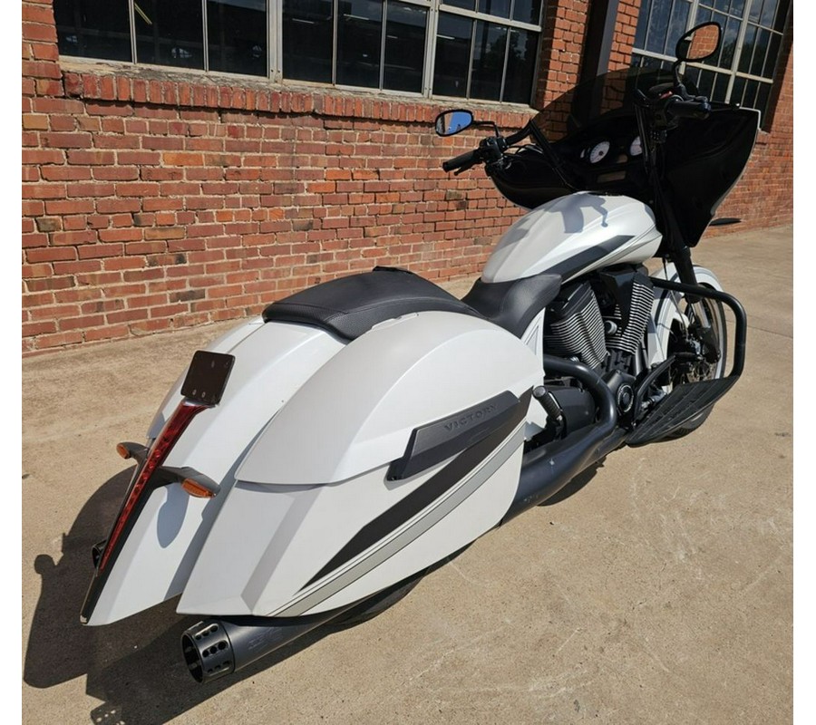 2016 Victory Magnum® Base