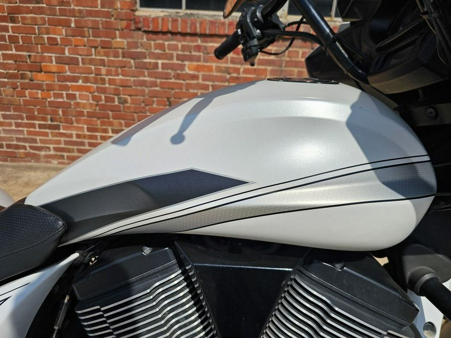 2016 Victory Magnum® Base