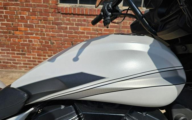 2016 Victory Magnum® Base