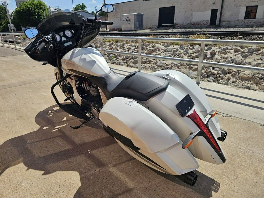 2016 Victory Magnum® Base