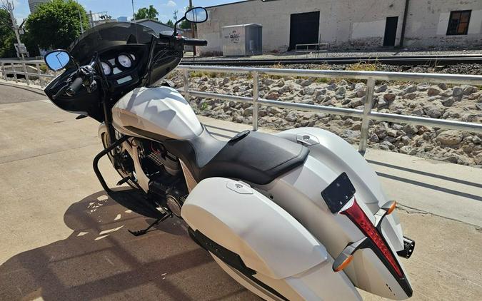 2016 Victory Magnum® Base