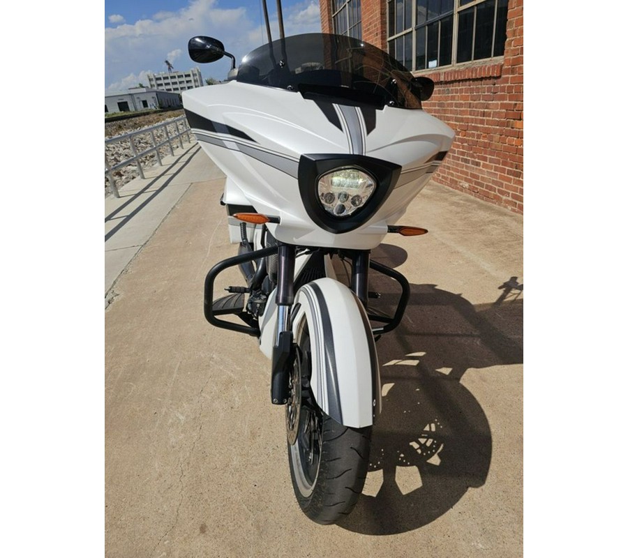 2016 Victory Magnum® Base