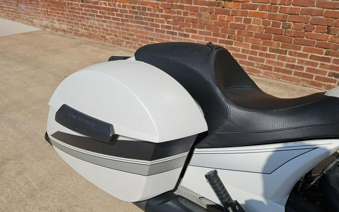 2016 Victory Magnum® Base