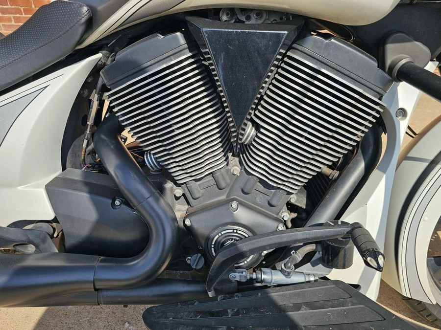 2016 Victory Magnum® Base