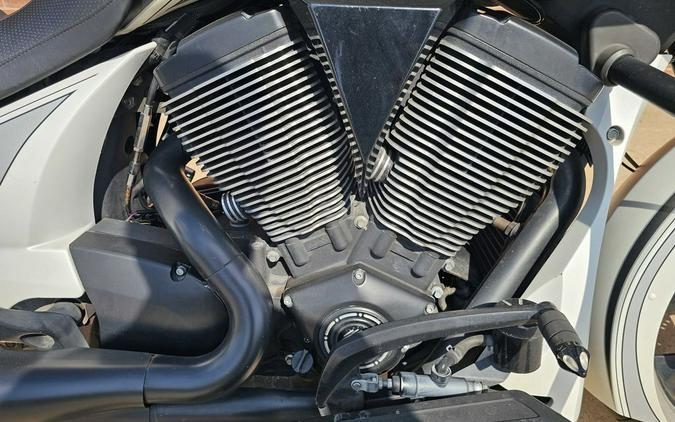 2016 Victory Magnum® Base